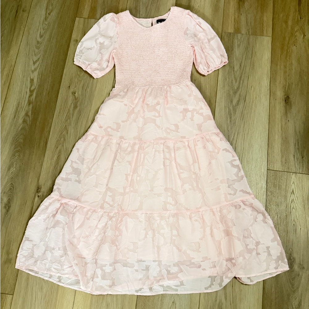 Chic Pink Midi Dress with Lace Detail - Picture 2 of 4